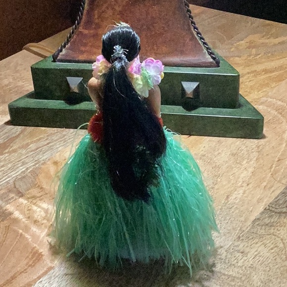 Vintage Hawaiian Dashboard Hula Dancer Girl - Picture 4 of 9